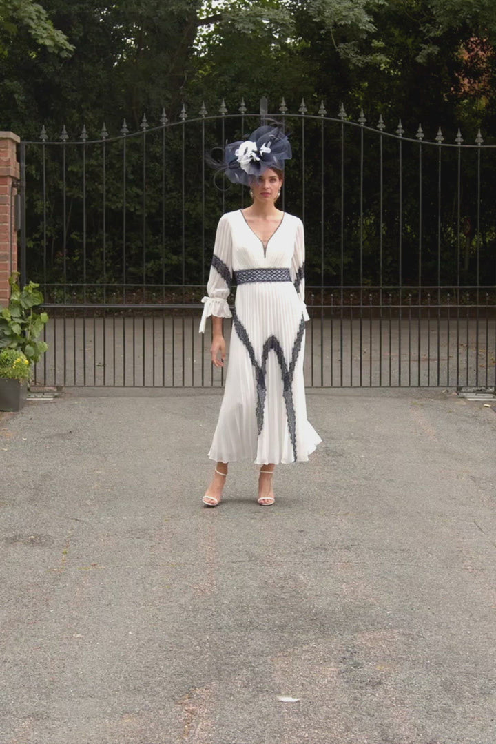 Veni Infantino 991713  - Pleated chiffon ivory and navy dress
